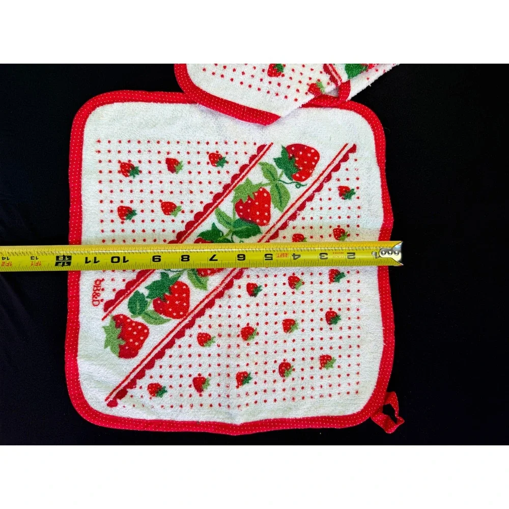 Sarah Lynn Strawberry Dish Cloth Set Vintage 70s Red White Cotton NWT Farmhouse